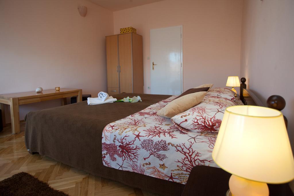 Apartments Beautiful Sandy Beach Split Habitación foto