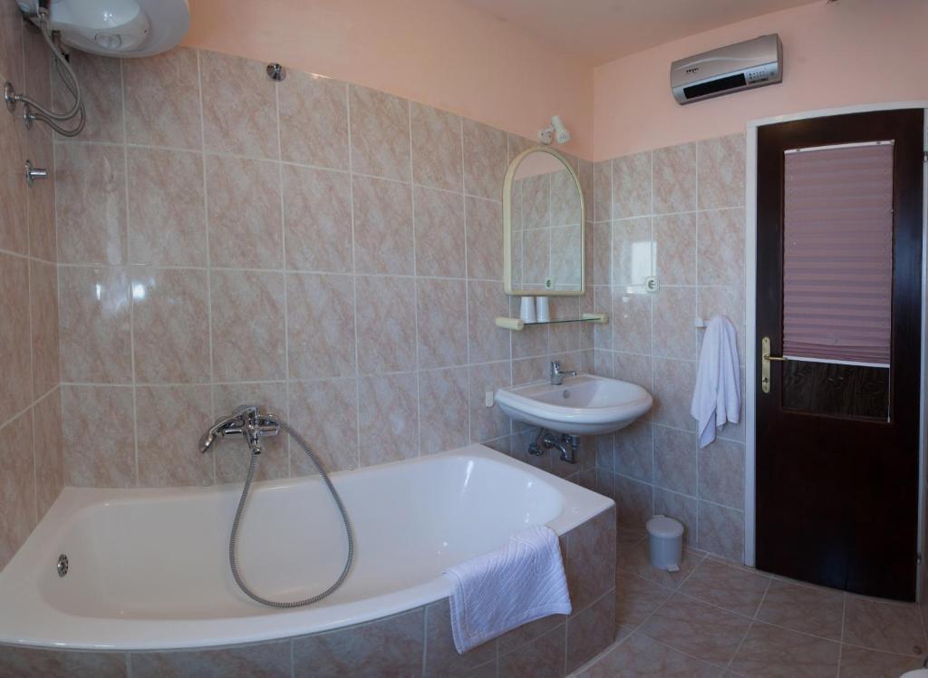 Apartments Beautiful Sandy Beach Split Habitación foto