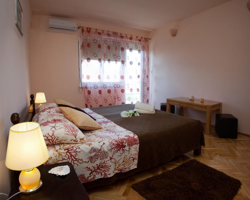 Apartments Beautiful Sandy Beach Split Habitación foto